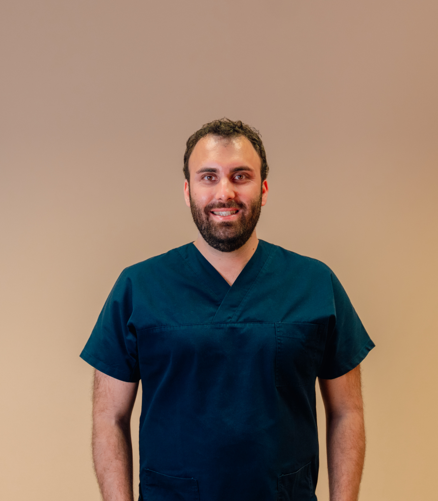 Ritratto del Dott. Andrea Casari, osteopata e fisioterapista a Bologna